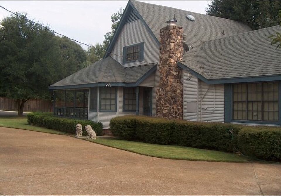 Driveway Side 