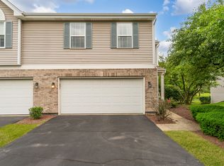 59 Colonial Ct, Streamwood, IL 60107