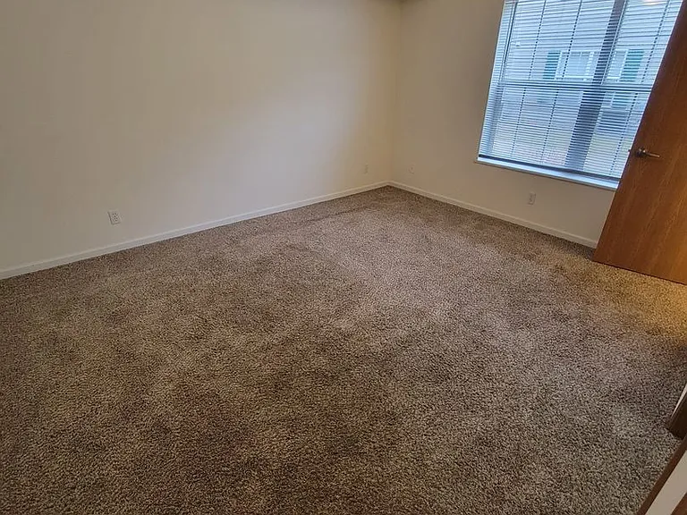 Hidden Oaks Apartments — Photo 14