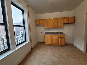 Rented by R New York