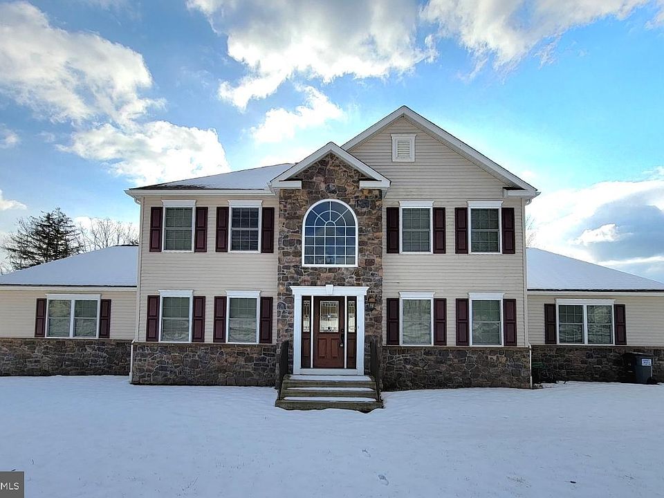 1st image of 148 Stoney Ledge Dr