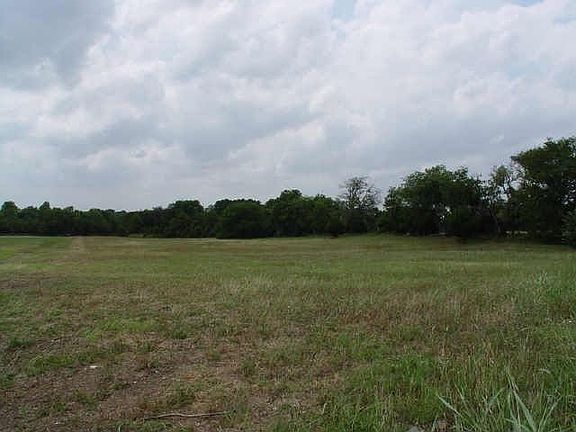 3rd image of 5301 Pebble Creek Dr