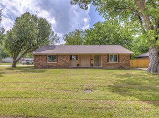 912 S Garfield Ave, Wagoner, OK 74467