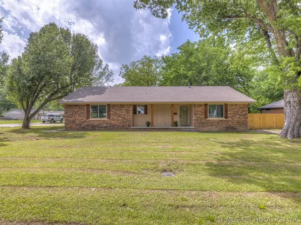 912 S Garfield Ave, Wagoner, OK 74467