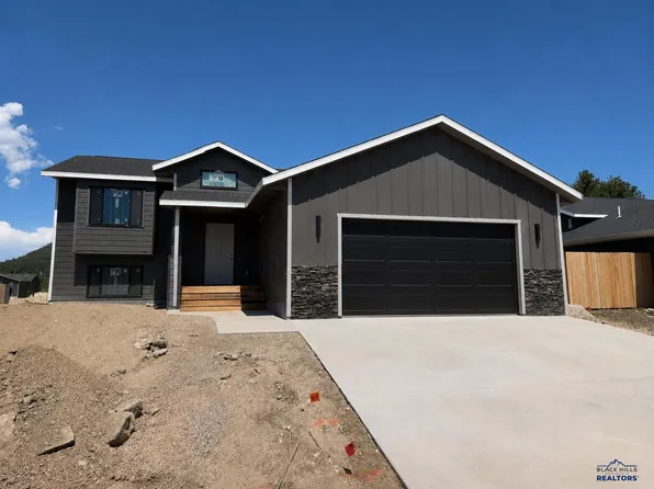 445 Yelner Dr, Box Elder, SD 57719