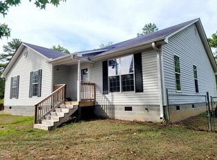 910 Miller Rd, Hodges, SC 29653