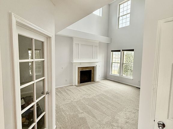 4th image of 7399 Warwick Dr