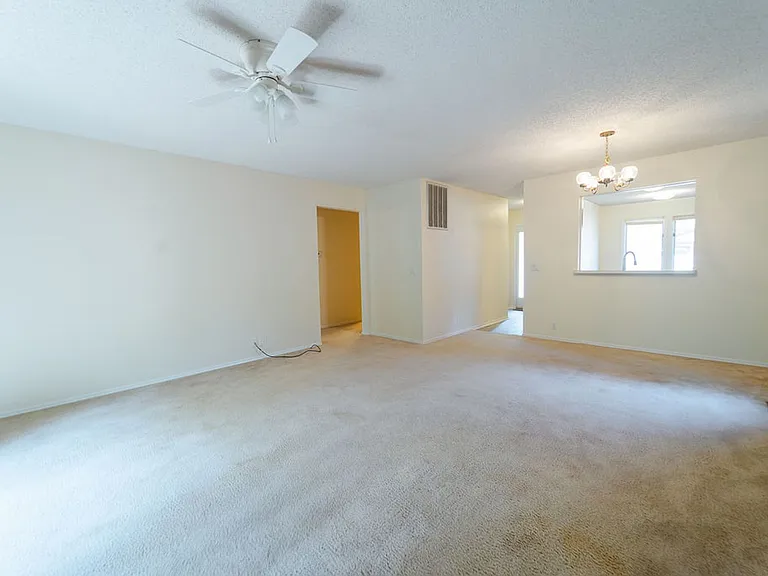 16 Lindsay Ln — Photo 10