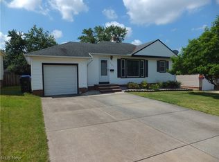 13621 Bellbrook Dr, Brookpark, OH