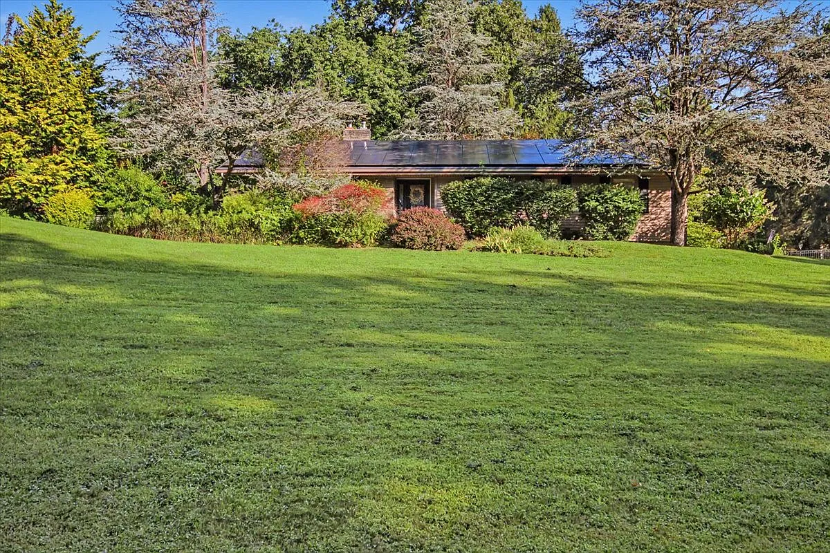 4 bed, 2774 sqft, $4,500 — Photo 1
