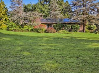 27 Reed Rd, New Hamburg, NY 12590