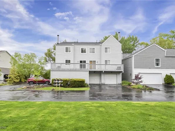 1310 Patti Park #G-4, Westlake, OH 44145
