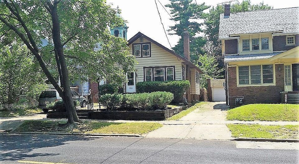 1st image of 514 E Frye Ave