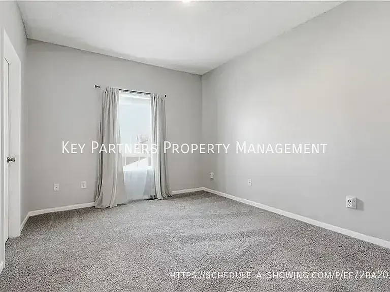 744 Woodson Ln — Photo 10