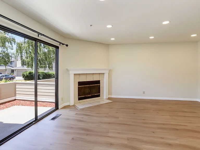 223 Bonita Ln — Photo 8