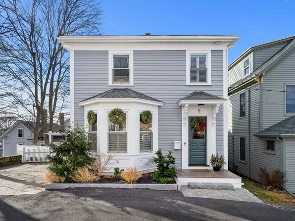 5 Elm Pl, Marblehead, MA 01945