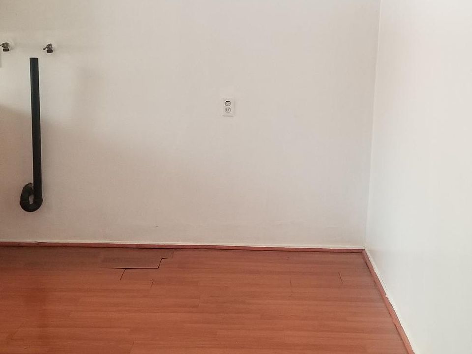 washer/dryer hookup in unit
