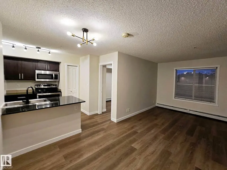 2 bed, 800 sqft, $1,600 — Photo 3