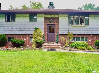 1 Franklin Ave, Brentwood, NY 11717