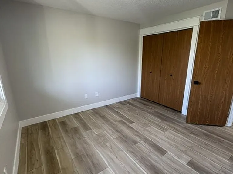 36 Plex - Village Green Apartments — Photo 43