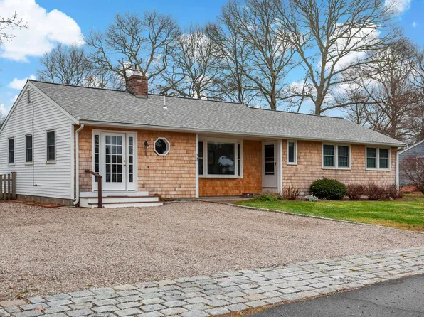 13 Half Moon Circle, East Falmouth, MA 02536