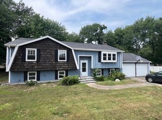 22 Surry Ln, Braintree, MA 02184