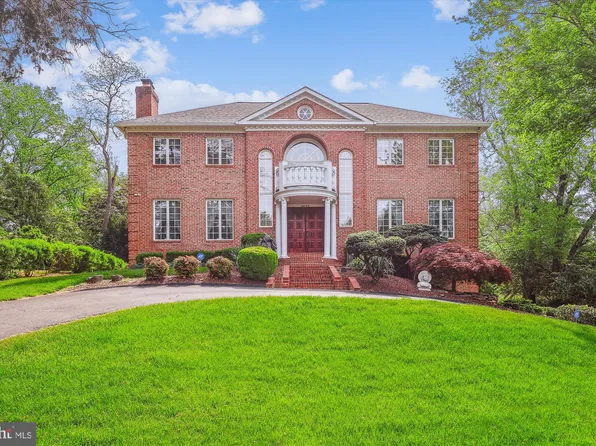 1071 Spring Hill Rd, Mc Lean, VA 22102