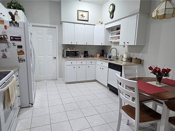 3rd image of 6744 E Kingsbury Ln