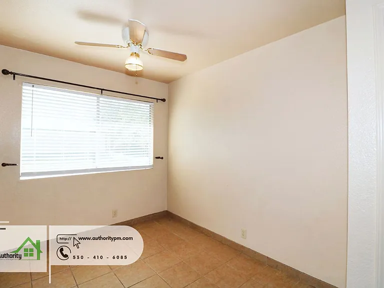 1553 Bramble Pl #3 — Photo 6