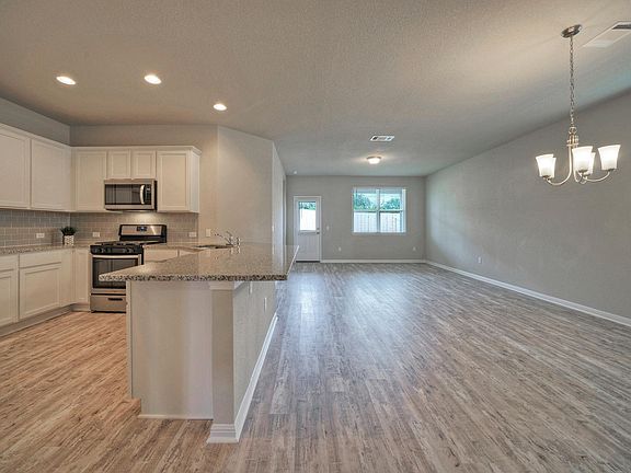 5th image of 573 Blue Sage Dr