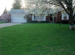 110 Country Club Dr, Oxford, OH 45056