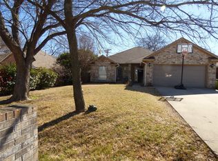 108 Hillcrest St, Lake Dallas, TX 75065