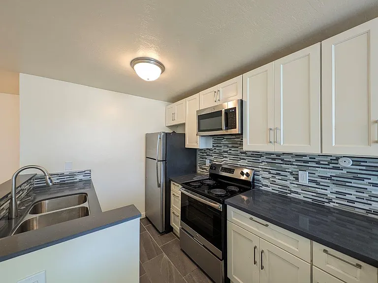 2607 Ellsworth Street — Photo 10