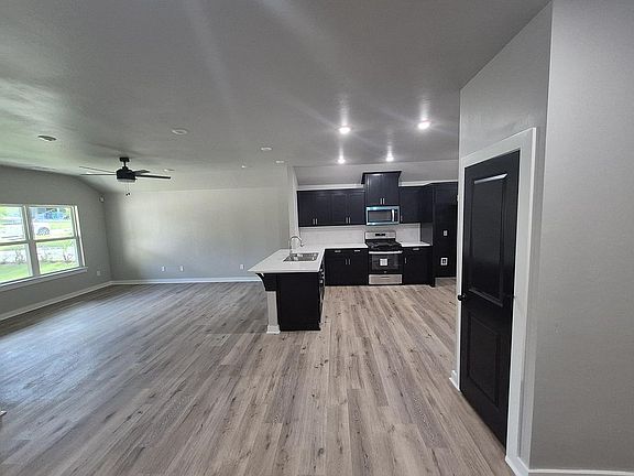 4th image of 1529 E Euclid St