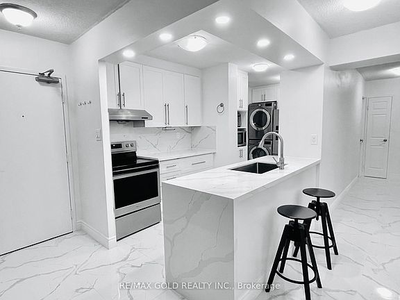 3rd image of 390 Dixon Rd #1611