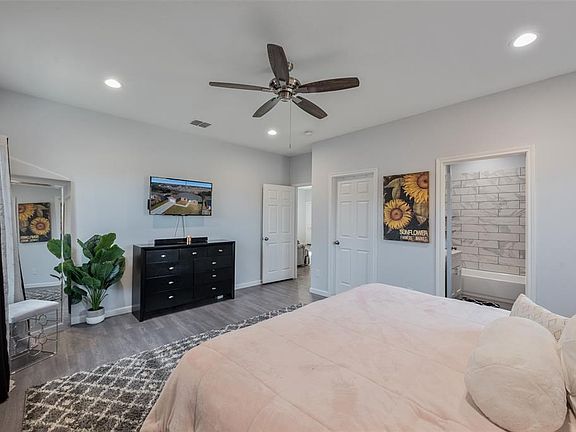 4th image of 4902 Bourland St