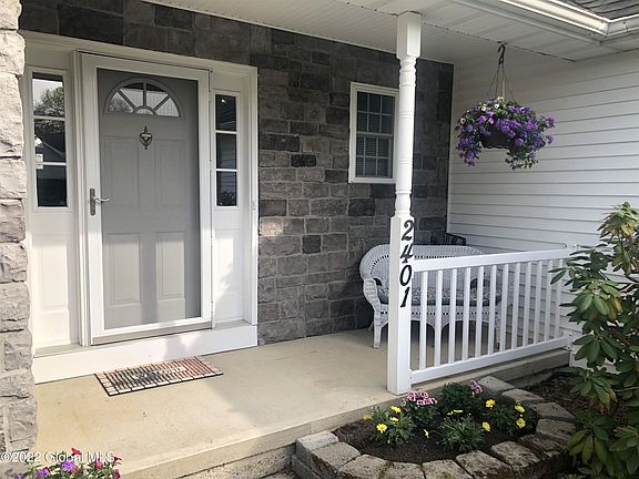 3rd image of 2401 Parkville Pl