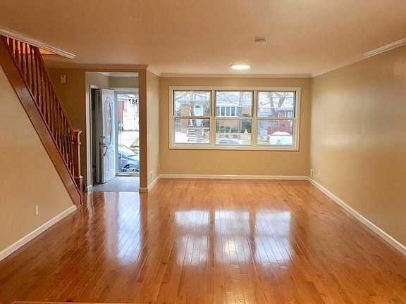 3rd image of 387 Doane Ave