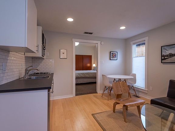 3rd image of 208 S Rogers St #R1