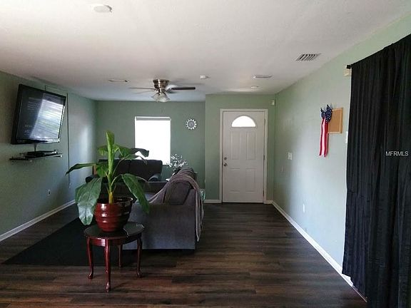 2nd image of 7511 Carolton Cir