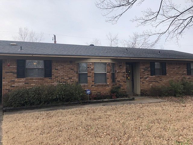 1st image of 309 Lee Pl