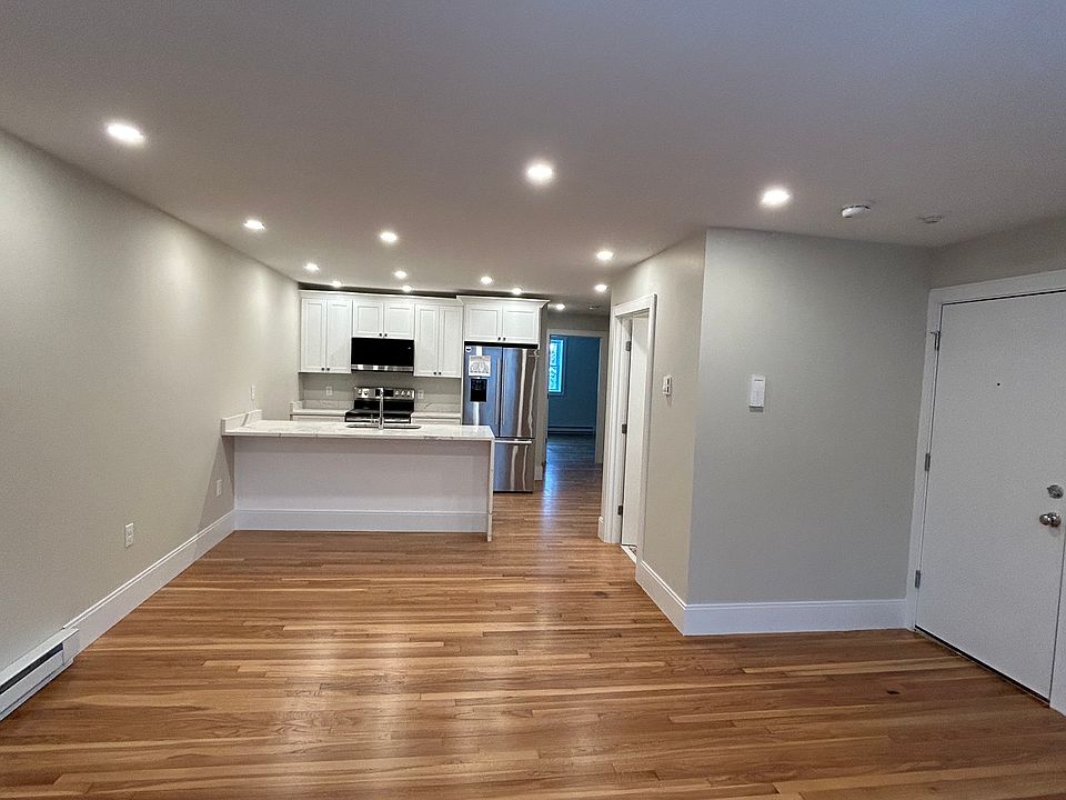 1st image of 17 Carson St #6C