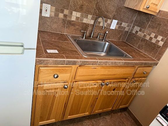 5th image of 1554 NW 51st St