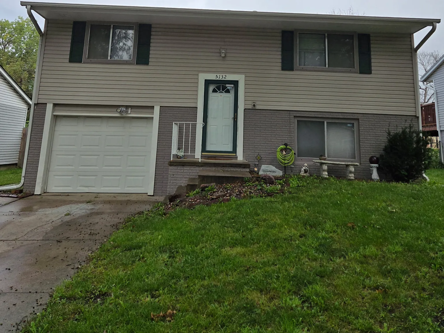 2 bed, 840 sqft, $1,700 — Photo 2