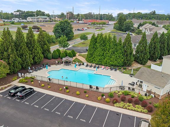 3rd image of 75 Rowse Dr
