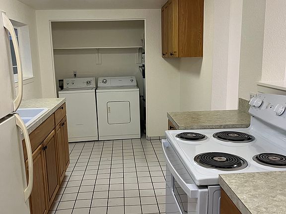 Entry to kitchen
