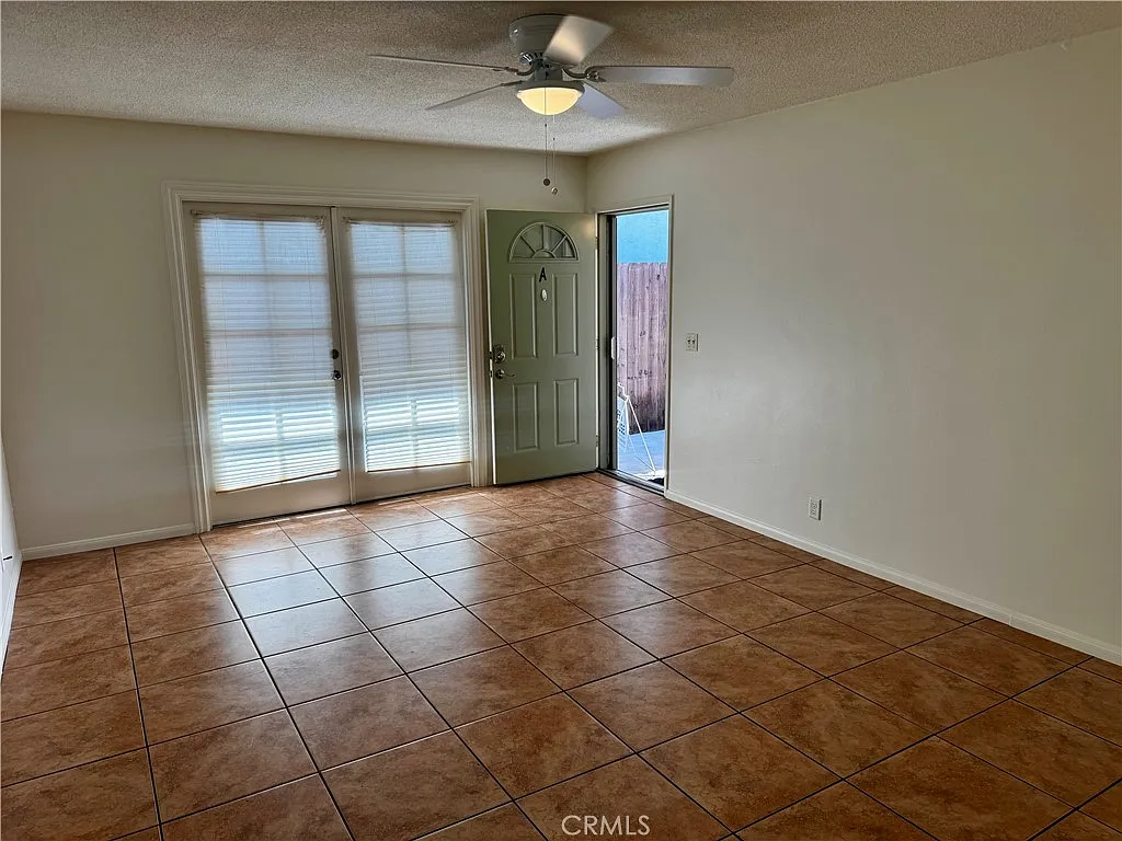 2 bed, 925 sqft, $3,199 — Photo 4