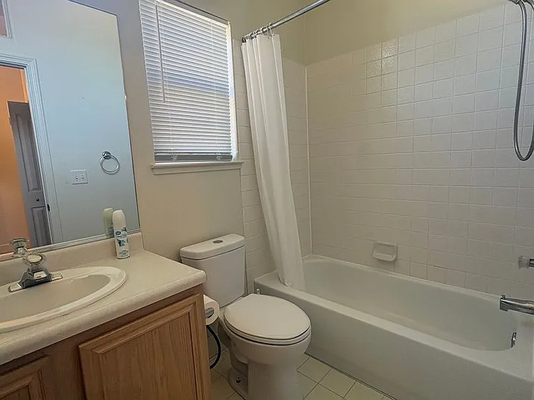 1369 Ridge Point Dr — Photo 2