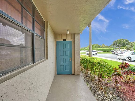 3rd image of 1001 Colony Point Circle #123