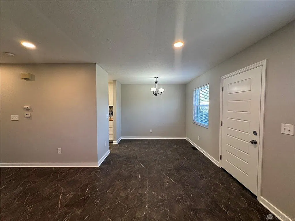 1 bed, 1.0 bath, 2900 sqft, $900 — Photo 3